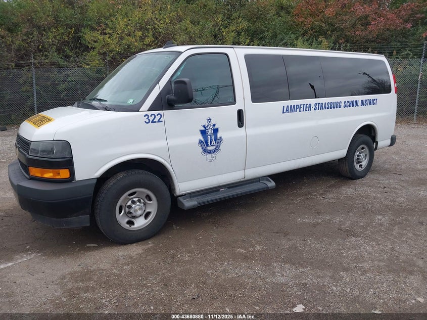 1GAZGNFP7P1151001 2023 CHEVROLET EXPRESS photo no. 2