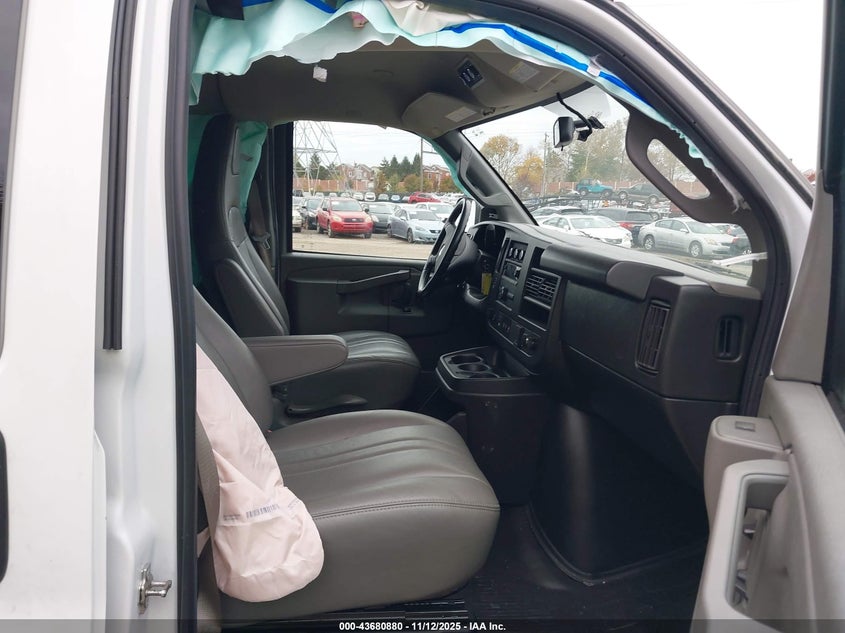1GAZGNFP7P1151001 2023 CHEVROLET EXPRESS photo no. 5
