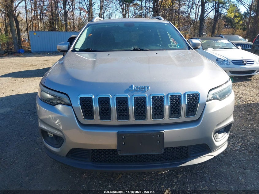 2019 Jeep Cherokee Latitude Plus 4X4 VIN: 1C4PJMLBXKD423230 Lot: 43680898