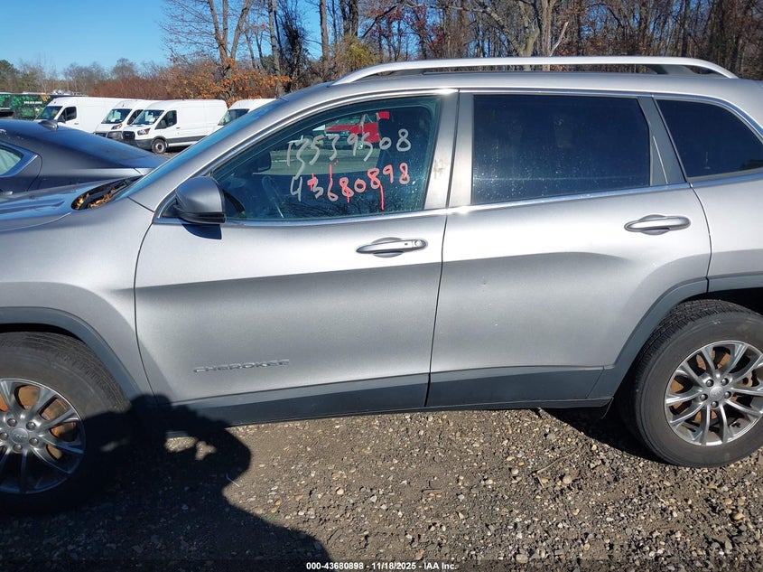 2019 Jeep Cherokee Latitude Plus 4X4 VIN: 1C4PJMLBXKD423230 Lot: 43680898