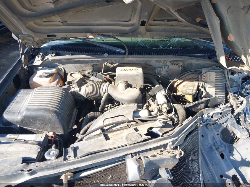 1996 Chevrolet Gmt-400 C1500 VIN: 1GCEC14MXTZ140086 Lot: 43680921