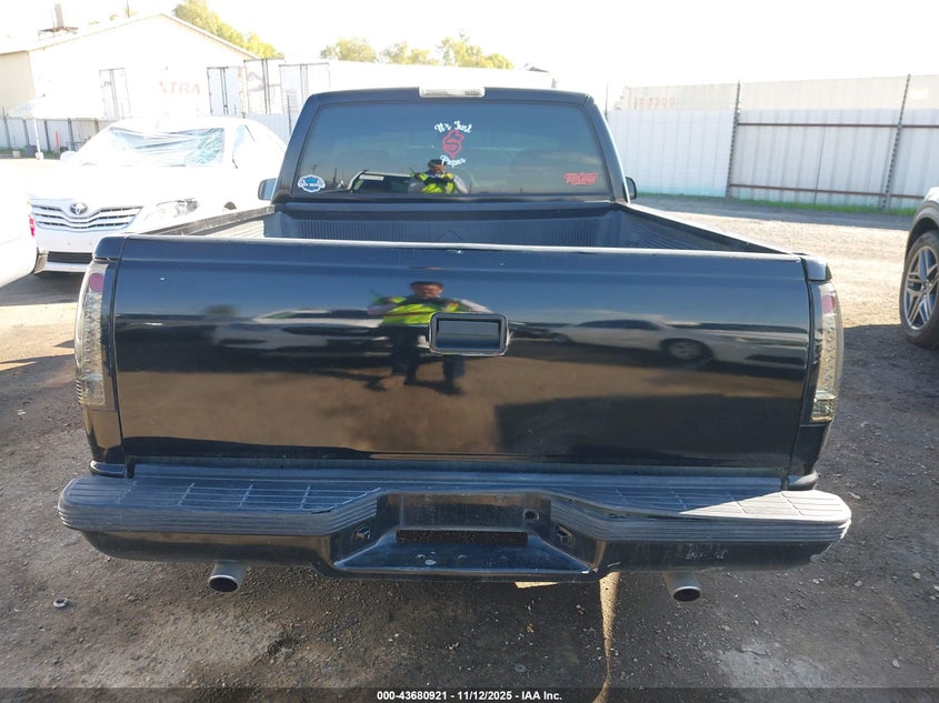 1996 Chevrolet Gmt-400 C1500 VIN: 1GCEC14MXTZ140086 Lot: 43680921