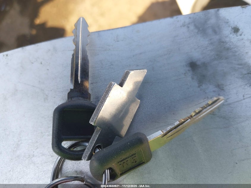 1996 Chevrolet Gmt-400 C1500 VIN: 1GCEC14MXTZ140086 Lot: 43680921