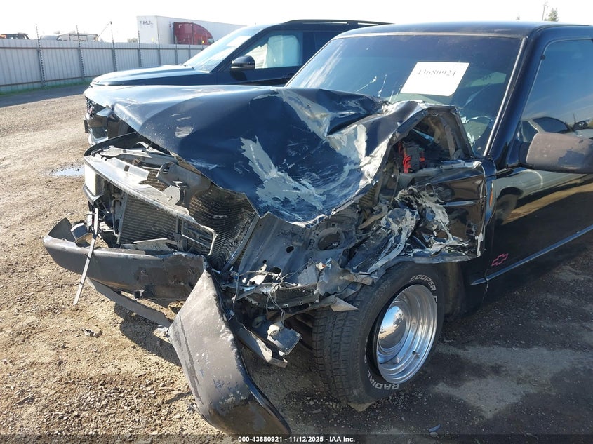 1996 Chevrolet Gmt-400 C1500 VIN: 1GCEC14MXTZ140086 Lot: 43680921