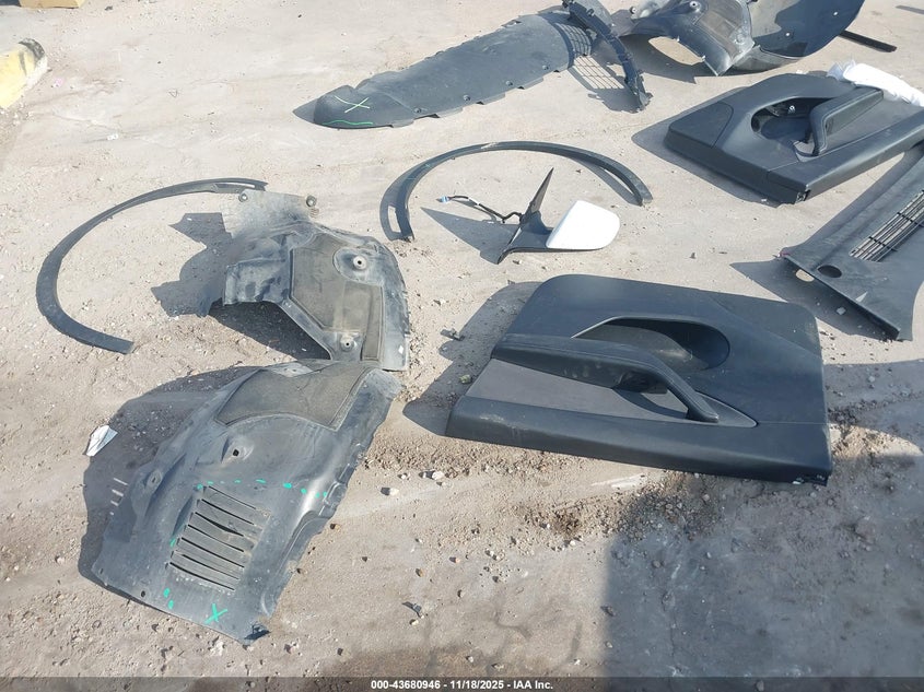 2022 Tesla Model Y Performance Dual Motor All-Wheel Drive VIN: 7SAYGDEF5NF463332 Lot: 43680946