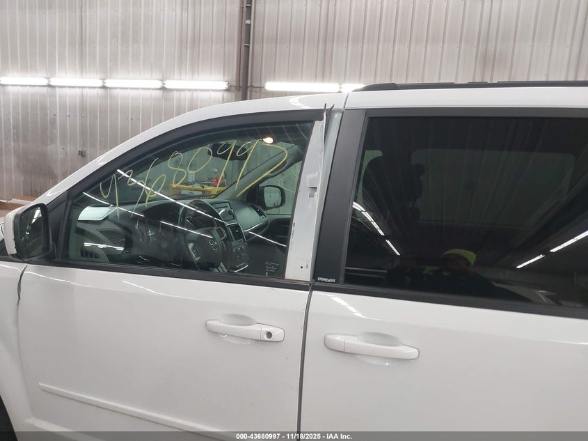 2014 Dodge Grand Caravan Sxt VIN: 2C4RDGCG0ER114624 Lot: 43680997