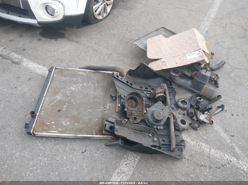 2004 Toyota Sequoia Sr5 V8 VIN: 5TDZT34A64S232172 Lot: 43681030