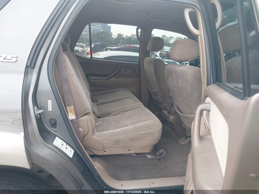 2004 Toyota Sequoia Sr5 V8 VIN: 5TDZT34A64S232172 Lot: 43681030