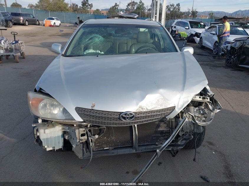 JTDBF30K620047272 2002 TOYOTA CAMRY photo no. 13