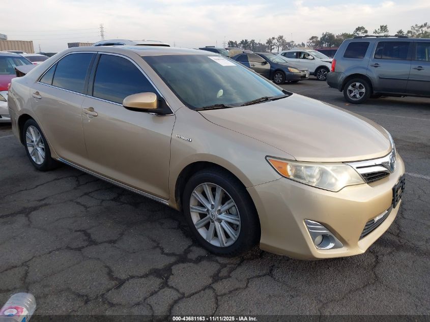 TOYOTA CAMRY HYBRID XLE