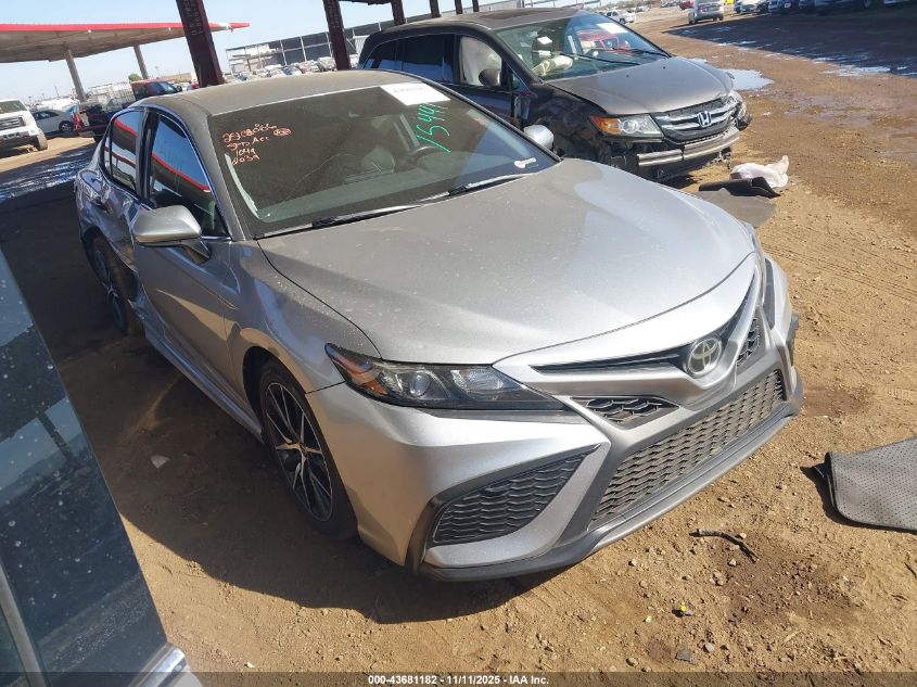 TOYOTA CAMRY SE