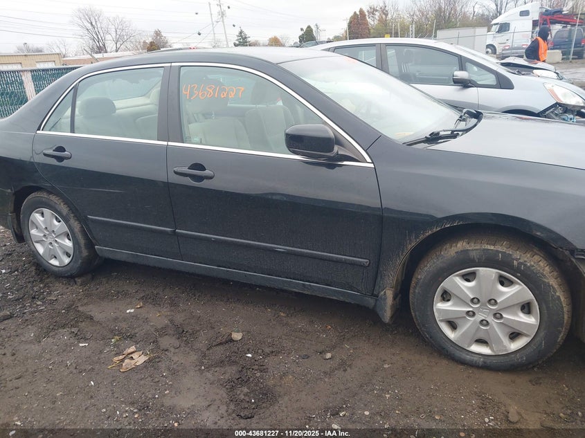 1HGCM563X4A008012 2004 HONDA ACCORD photo no. 13