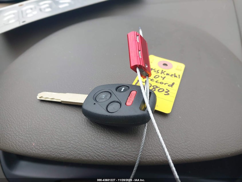1HGCM563X4A008012 2004 HONDA ACCORD photo no. 11