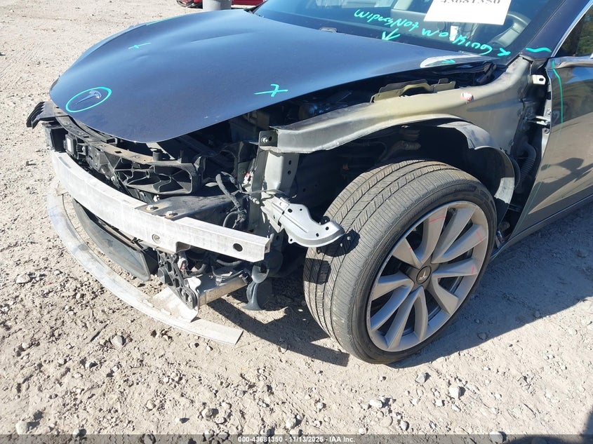 2020 Tesla Model 3 Long Range Dual Motor All-Wheel Drive VIN: 5YJ3E1EB8LF711983 Lot: 43681350