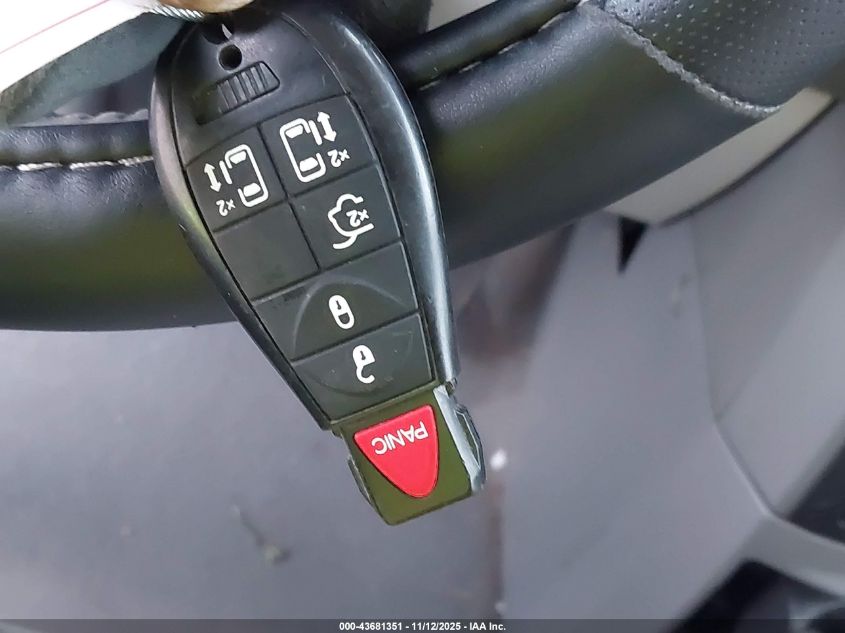 2008 Chrysler Town & Country Touring VIN: 2A8HR54P58R828553 Lot: 43681351