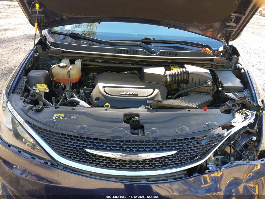 2017 Chrysler Pacifica Touring VIN: 2C4RC1DG6HR513346 Lot: 43681442