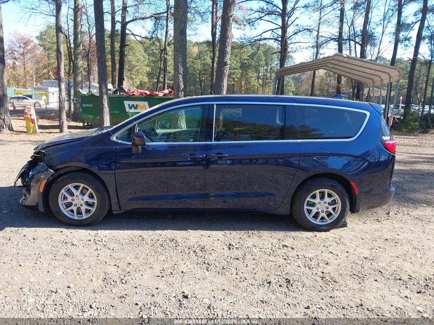 2017 Chrysler Pacifica Touring VIN: 2C4RC1DG6HR513346 Lot: 43681442