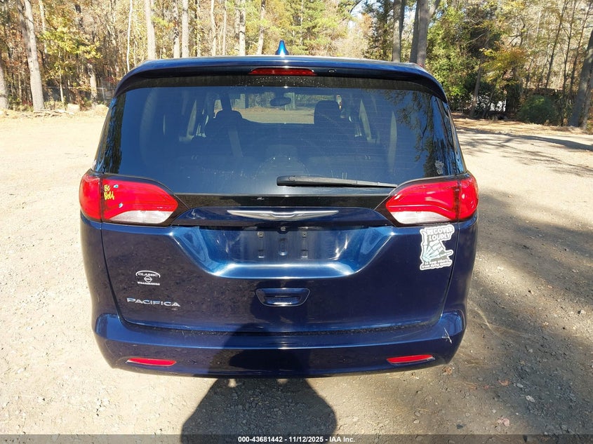 2017 Chrysler Pacifica Touring VIN: 2C4RC1DG6HR513346 Lot: 43681442