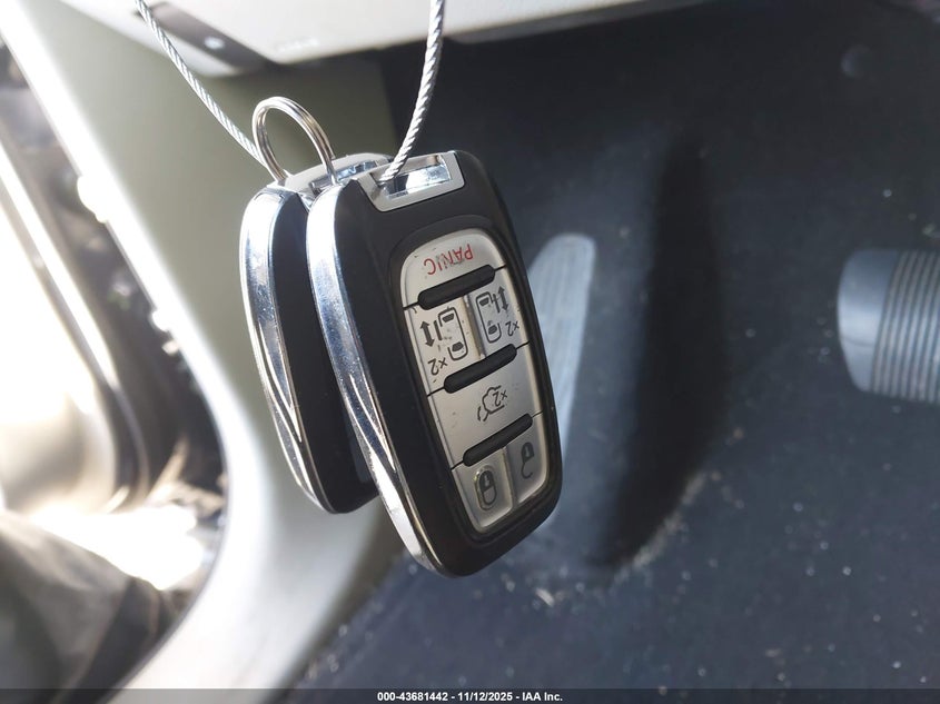 2017 Chrysler Pacifica Touring VIN: 2C4RC1DG6HR513346 Lot: 43681442