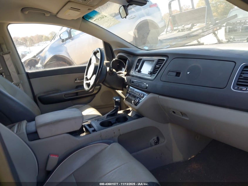 KNDMB5C16J6348557 2018 KIA SEDONA photo no. 5