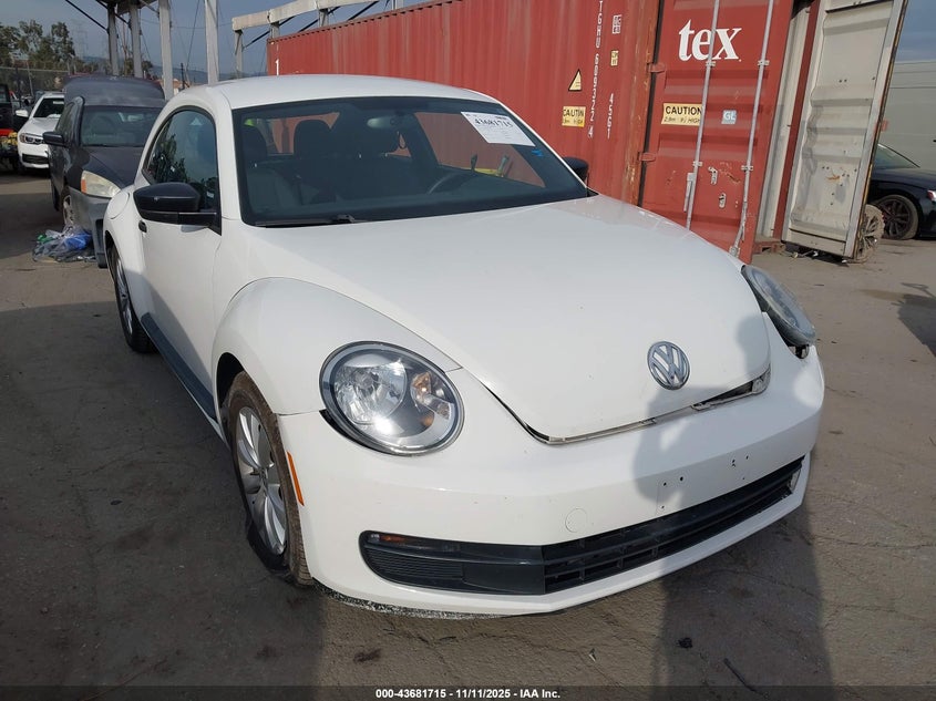2014 VOLKSWAGEN BEETLE 2.5L ENTRY - 3VWFP7AT1EM622339