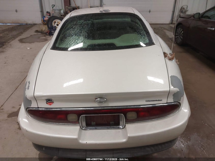 1997 Buick Riviera VIN: 1G4GD2218V4715463 Lot: 43681744