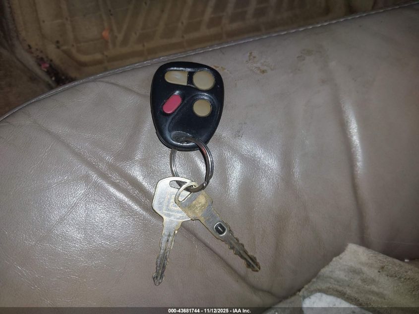 1997 Buick Riviera VIN: 1G4GD2218V4715463 Lot: 43681744