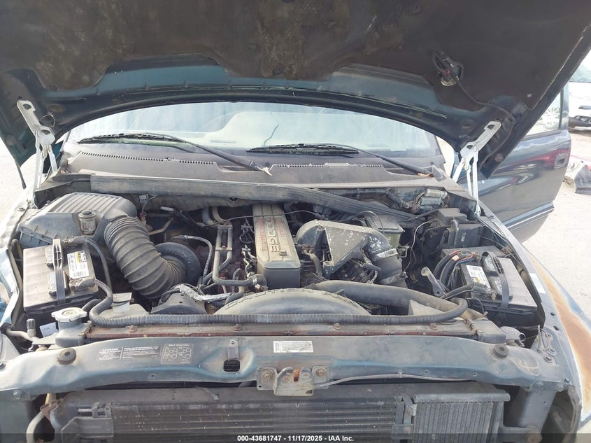 1995 Dodge Ram 2500 VIN: 1B7KF26C9SS320042 Lot: 43681747