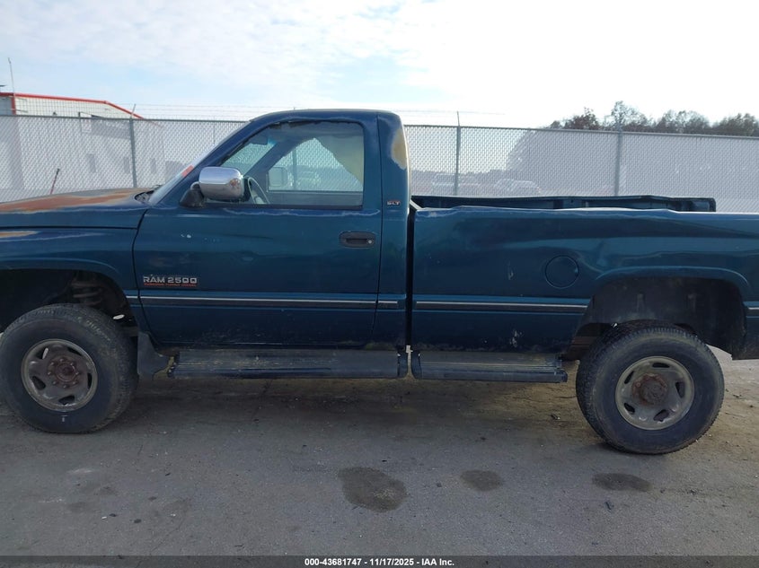 1995 Dodge Ram 2500 VIN: 1B7KF26C9SS320042 Lot: 43681747