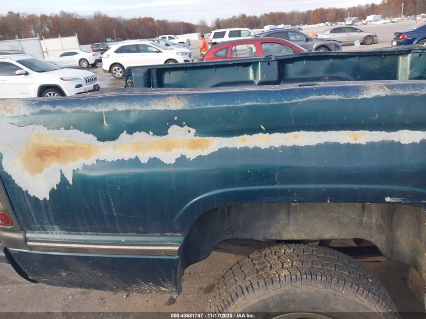 1995 Dodge Ram 2500 VIN: 1B7KF26C9SS320042 Lot: 43681747