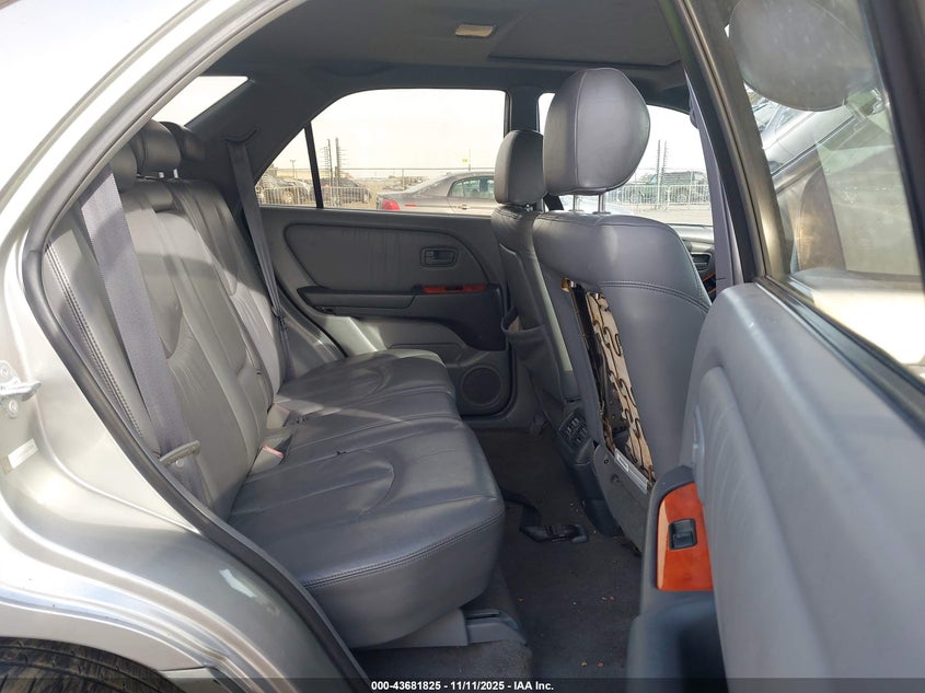 2000 Lexus Rx 300 VIN: JT6HF10U9Y0127634 Lot: 43681825