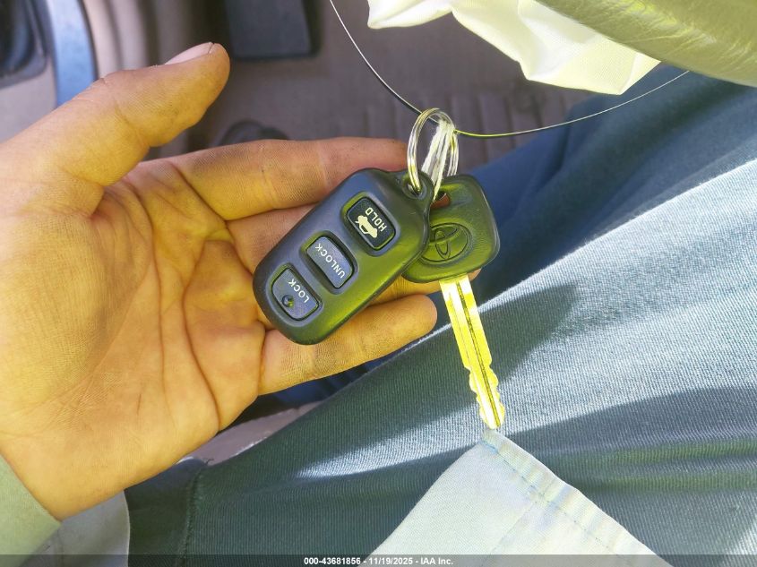 2004 Toyota Camry Le VIN: 4T1BE30K54U848527 Lot: 43681856