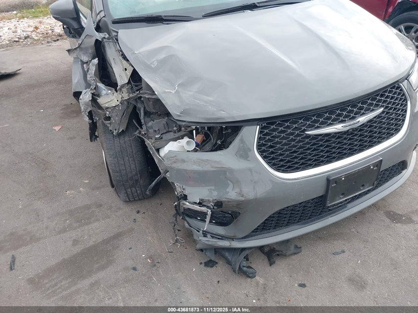 2023 Chrysler Pacifica Touring L VIN: 2C4RC1BG1PR505429 Lot: 43681873