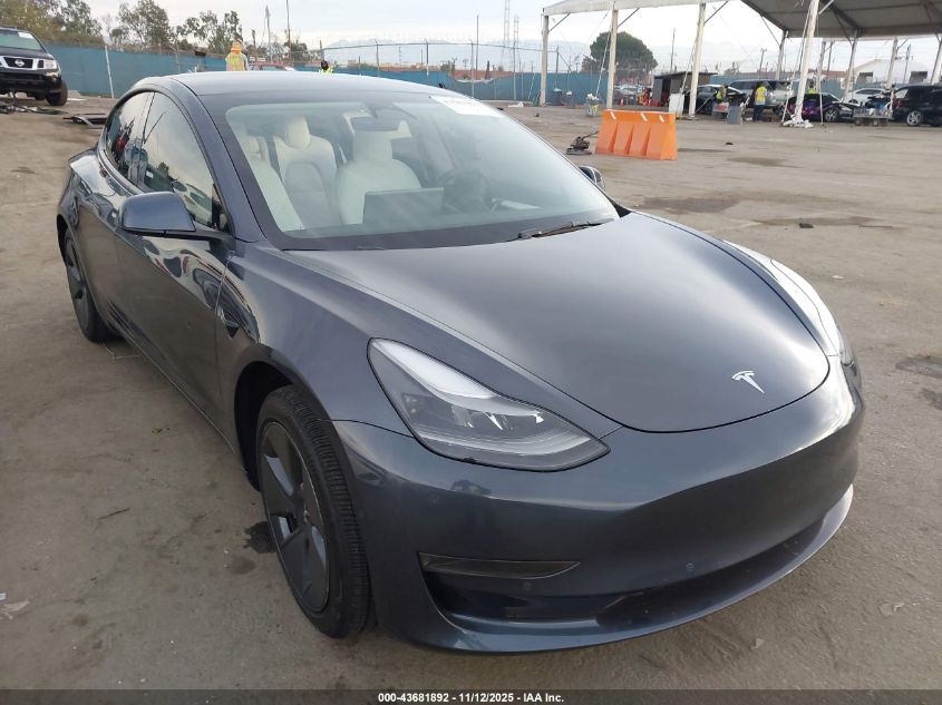 TESLA MODEL 3 REAR-WHEEL DRIVE