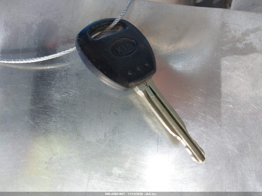 2012 Kia Sedona Lx VIN: KNDMG4C76C6499725 Lot: 43681907