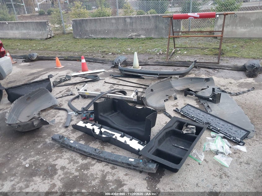 2023 Rivian R1S Adventure VIN: 7PDSGABA2PN009823 Lot: 43681965