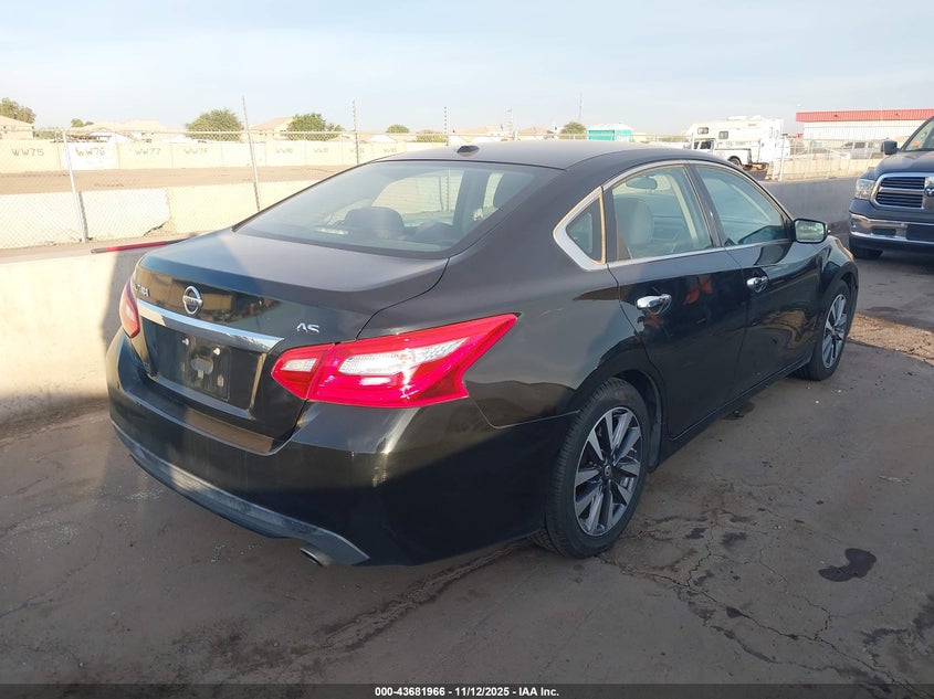 1N4AL3AP0HC171744 2017 NISSAN ALTIMA photo no. 4