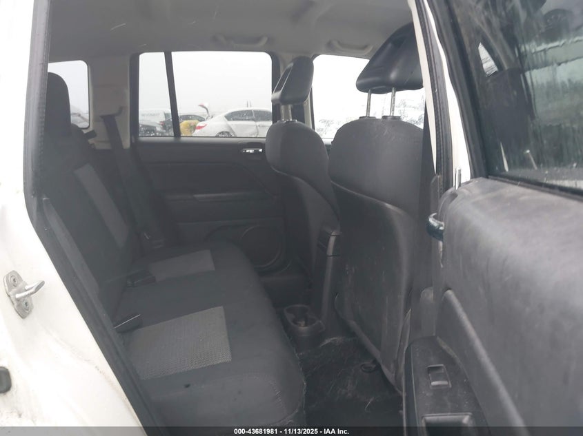 2009 Jeep Compass Sport VIN: 1J4FF47B29D205908 Lot: 43681981