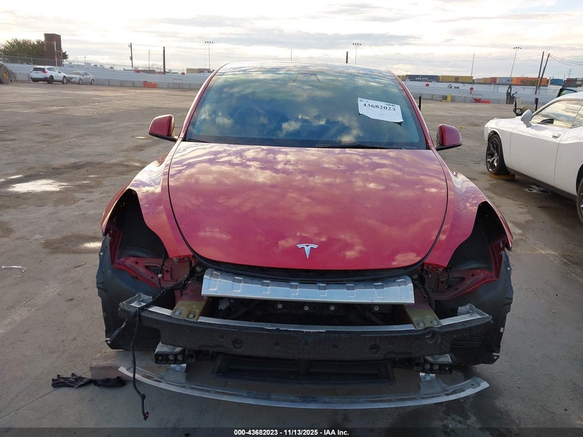 2022 Tesla Model Y Performance Dual Motor All-Wheel Drive VIN: 7SAYGDEF7NF437430 Lot: 43682023