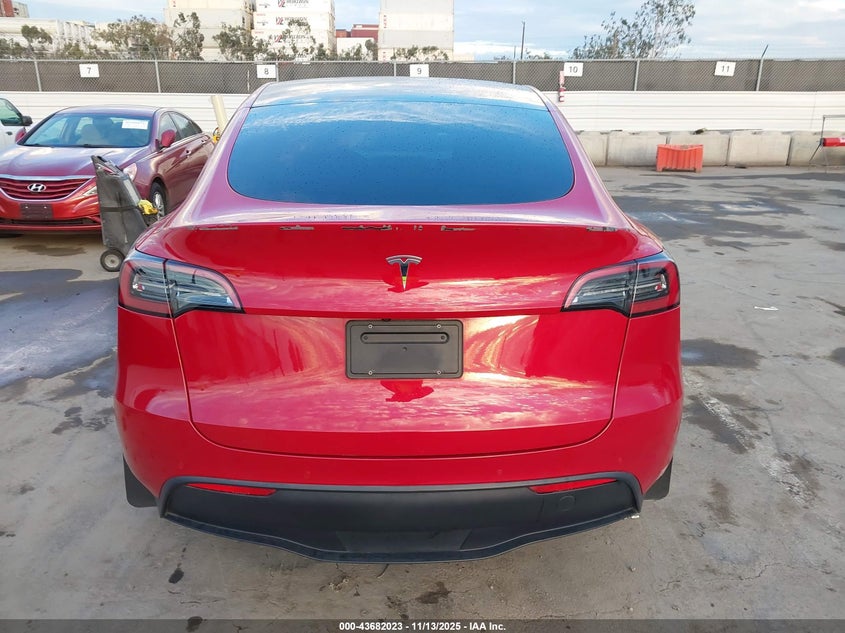 2022 Tesla Model Y Performance Dual Motor All-Wheel Drive VIN: 7SAYGDEF7NF437430 Lot: 43682023