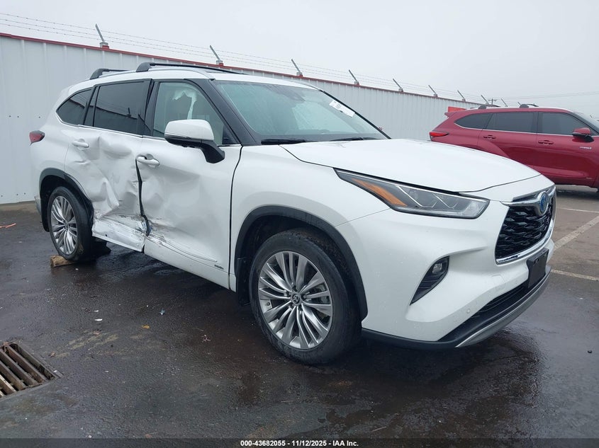 TOYOTA HIGHLANDER HYBRID PLATINUM
