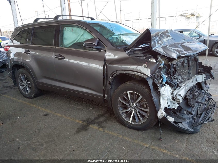 2017 TOYOTA HIGHLANDER XLE - 5TDJZRFH7HS412078