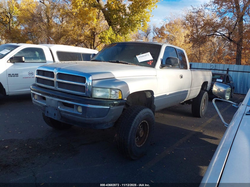 1B7KF23W7YJ142869 2000 DODGE RAM photo no. 2