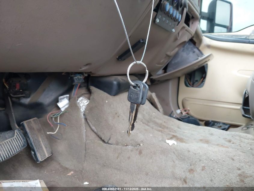 2001 Ford F-250 Lariat/Xl/Xlt VIN: 1FTNX20F21EC57165 Lot: 43682151