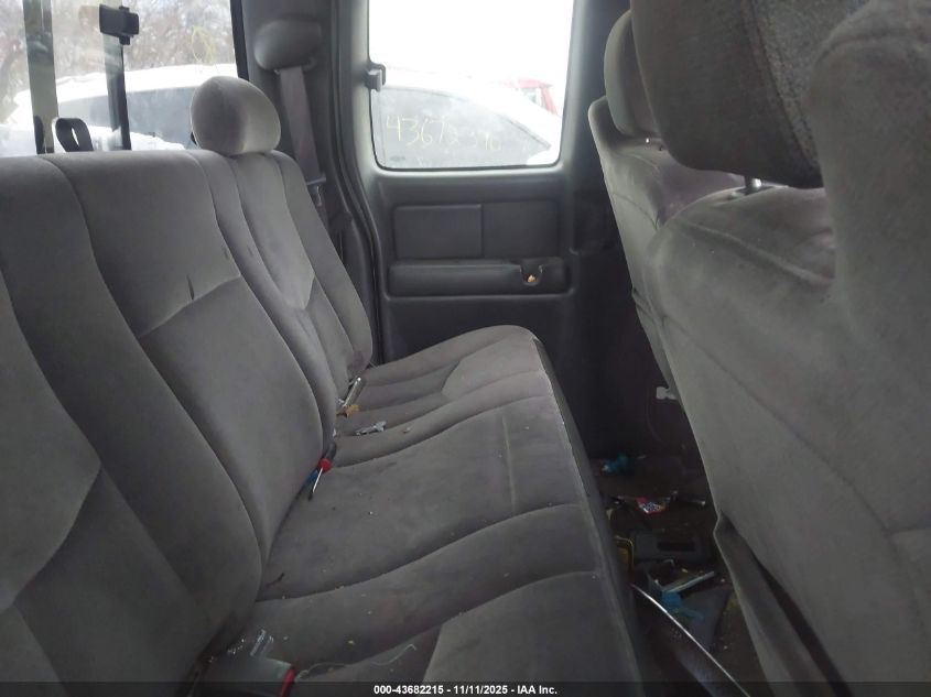 2005 GMC Sierra 2500Hd Sle VIN: 1GTHK29U95E109808 Lot: 43682215