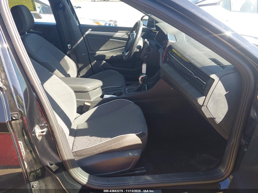 3VWBX7BU8SM011256 2025 VOLKSWAGEN JETTA photo no. 5