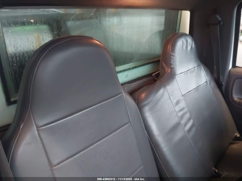 2002 Ford Ranger Xl/Xlt VIN: 1FTYR10D92PA03989 Lot: 43682312