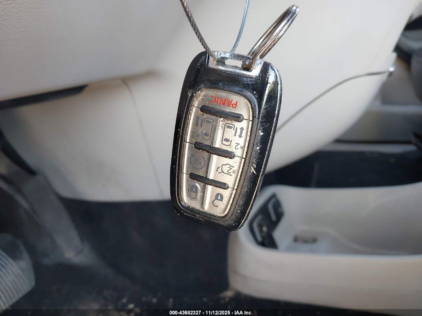 2017 Chrysler Pacifica Touring-L VIN: 2C4RC1BG9HR613511 Lot: 43682327