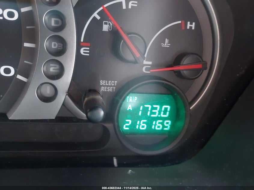 2005 Honda Pilot Lx VIN: 2HKYF18175H571452 Lot: 43682344