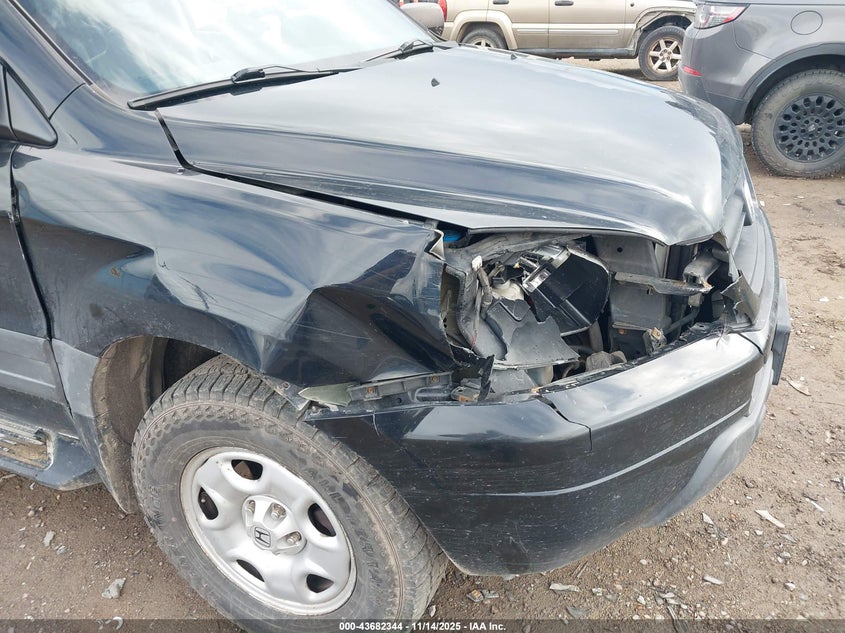 2005 Honda Pilot Lx VIN: 2HKYF18175H571452 Lot: 43682344